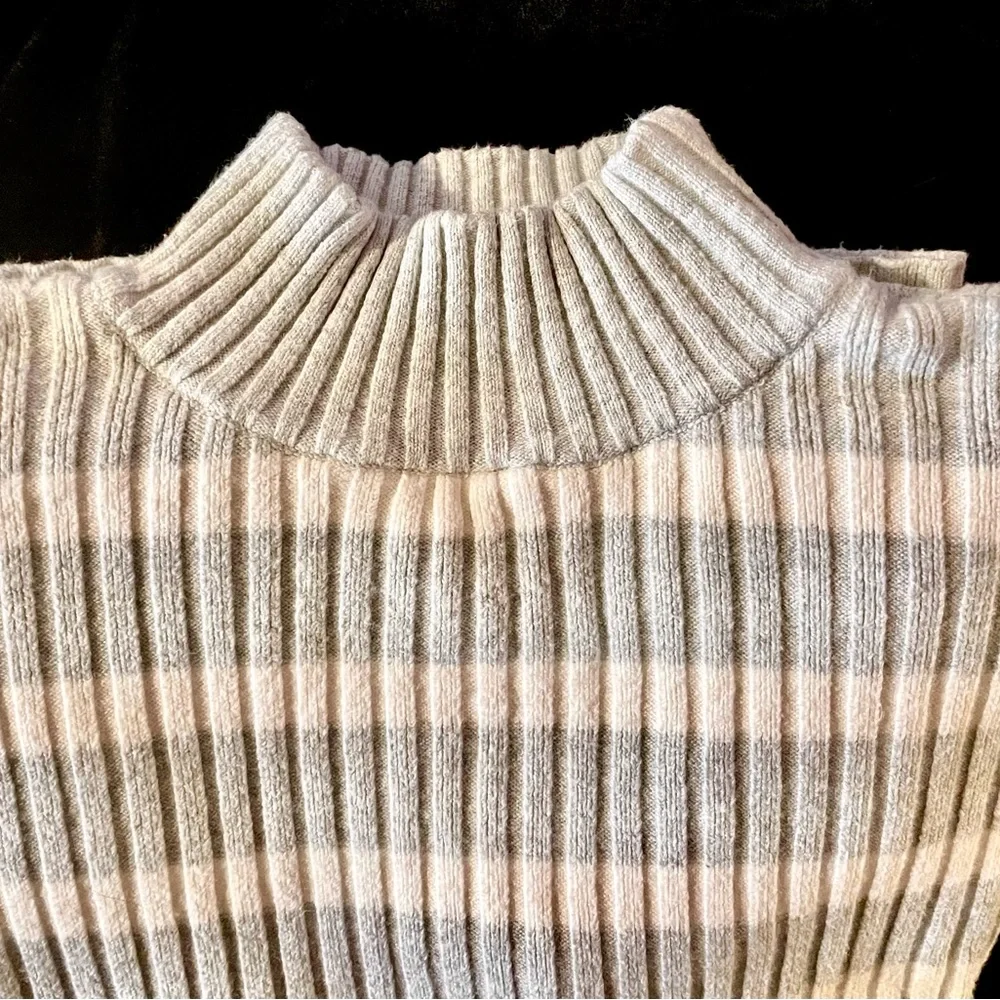 LOFT Gray And White Striped Ribbed Mock Neck Sweater SIZE LARGE GUC!